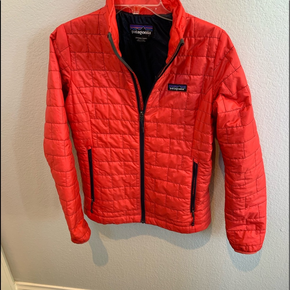 Patagonia Small nano puff jacket. Size S